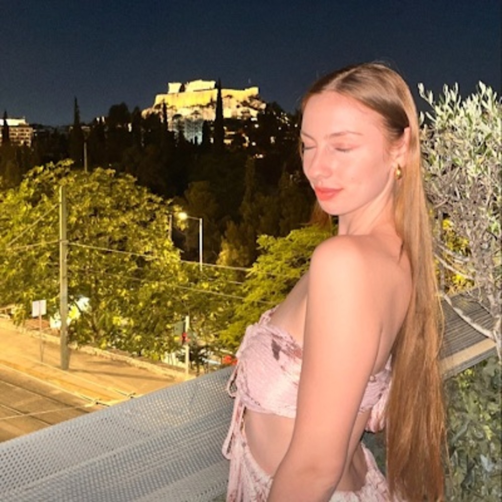 Meet your Posher, Dimitra